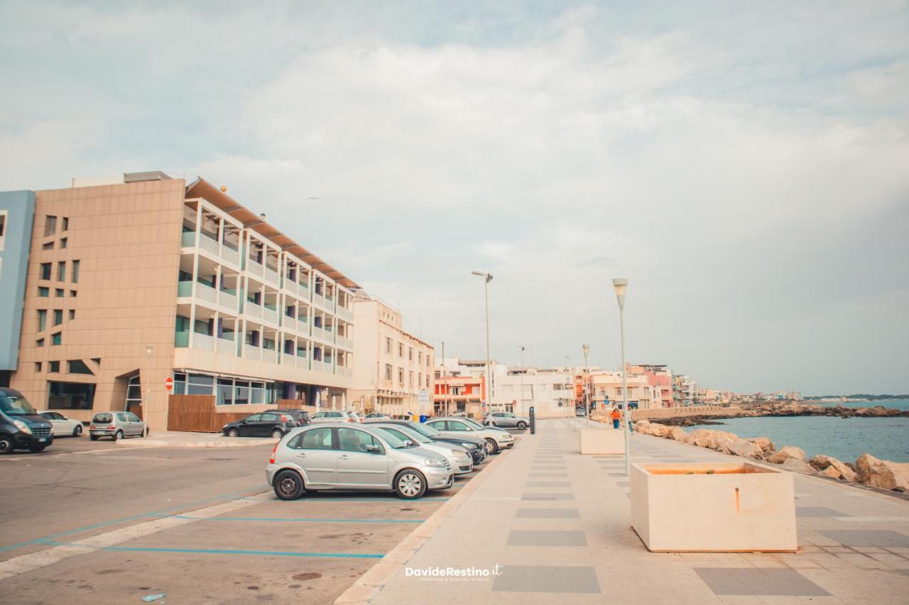Minzoni Gallipoli sul mare e 130 mt dal centro Esterno foto