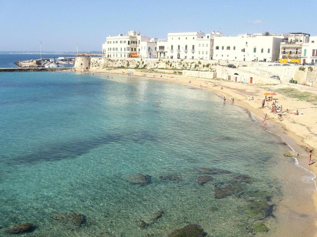 Minzoni Gallipoli sul mare e 130 mt dal centro Esterno foto
